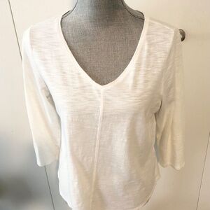 🕓 CHICOS BRAND NAME LIKE NEW PRETTY TOP SIZE MEDIUM